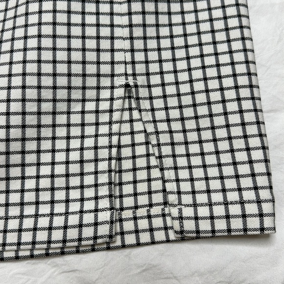 Checkered mini skirt with slit - Picture 2 of 5